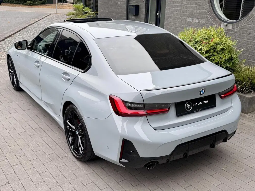 BMW 3-serie 318i M Sport Brooklyn Grau Pano H uit 2024, foto 6