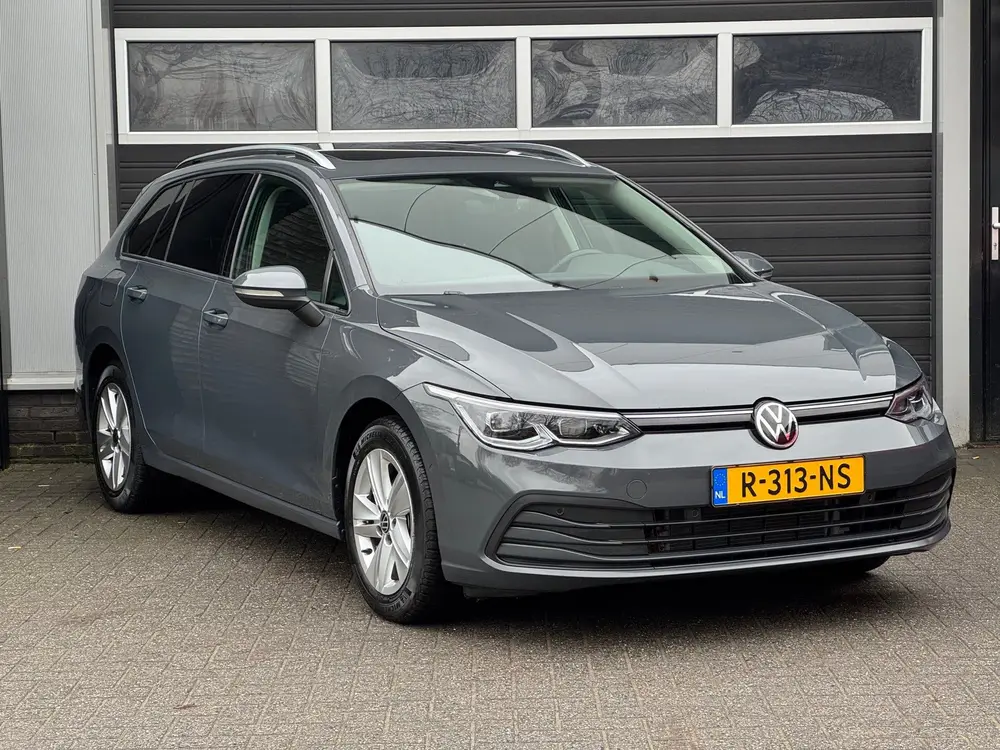 Volkswagen Golf Variant 1.0 eTSI DSG Life Pano, Adaptive Cru uit 2021, foto 3