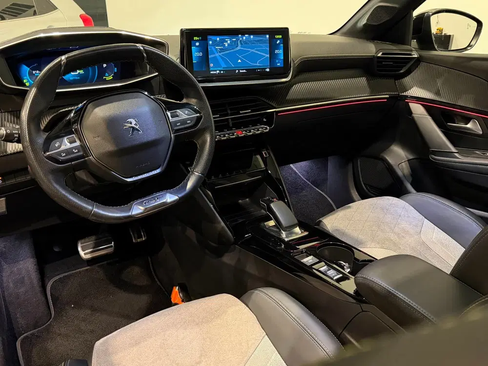 Peugeot 208 EV GT 350 50 kWh SCHUIFDAK AIRCO NAVI STOE uit 2020, foto 19