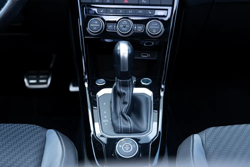 Volkswagen T-Roc 2.0 TSI 4Motion R Pano l Beats l Dealer oh uit 2021, foto 15