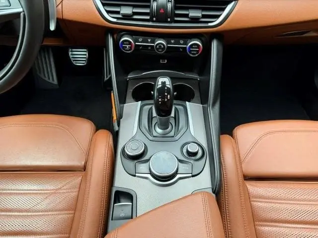 Alfa Romeo Giulia 2.0T Super/Camera/Leer/Xenon/led/Nav/18inc uit 2020, foto 19