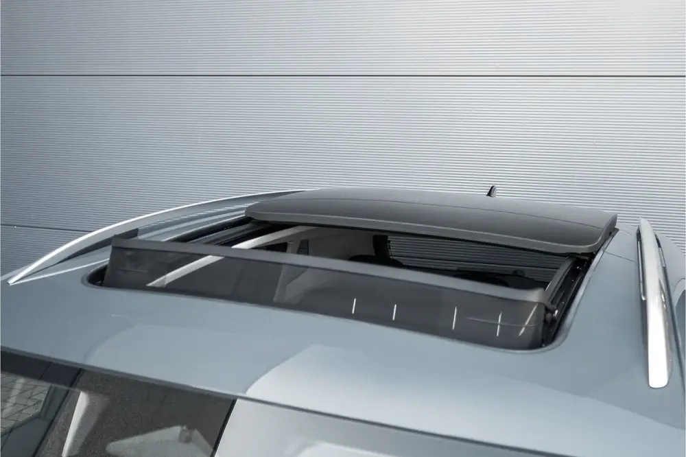 Volkswagen Tiguan 1.5 eHybrid 30 Year Ed Style IQ Winterpack uit 2026, foto 19