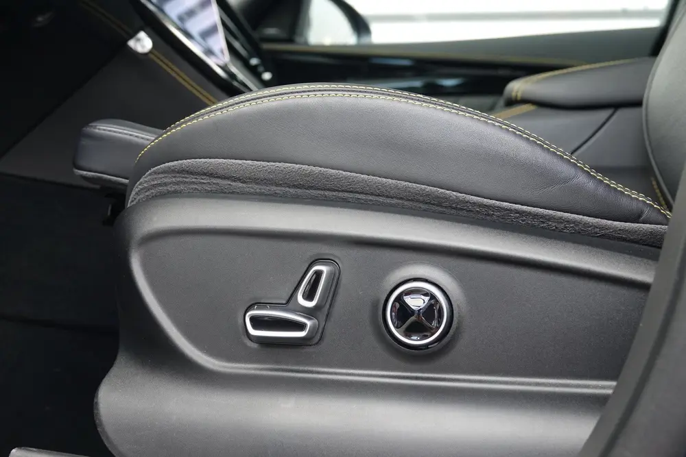 Maserati Grecale 2.0 MHEV Modena | Panodak | Alcantara | Son uit 2023, foto 17