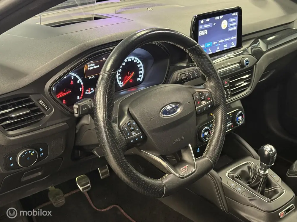 Ford Focus Wagon 2.3 EcoBoost ST-3 B&O|HUD|CAMERA|STOELVERW| uit 2019, foto 11