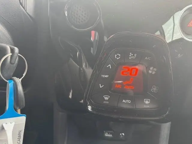 Citroën C1 1.0 VTi SHINE 5-DRS. TWO TONE (LUXE UITVOERING!) uit 2019, foto 10