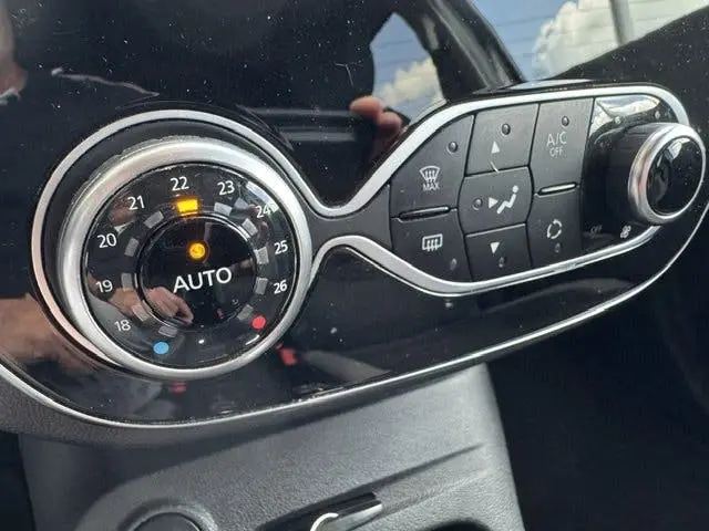 Renault Captur 1.3 TCe INTENS AUTOMAAT + KOMPLETE AUTO! uit 2019, foto 12