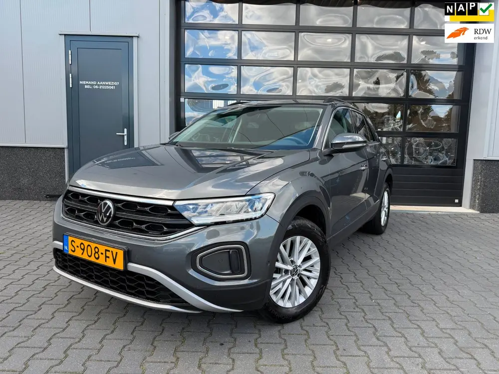 Volkswagen T-Roc 1.5 TSI Life automaat nieuwstaat uit 2023
