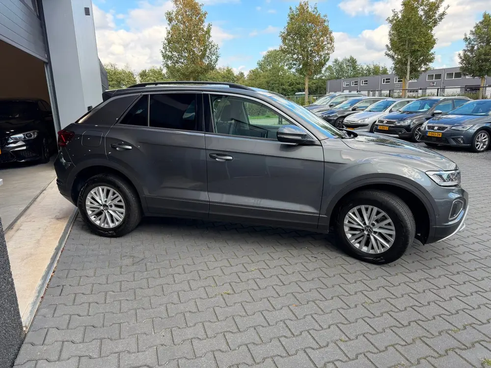 Volkswagen T-Roc 1.5 TSI Life automaat nieuwstaat uit 2023, foto 6