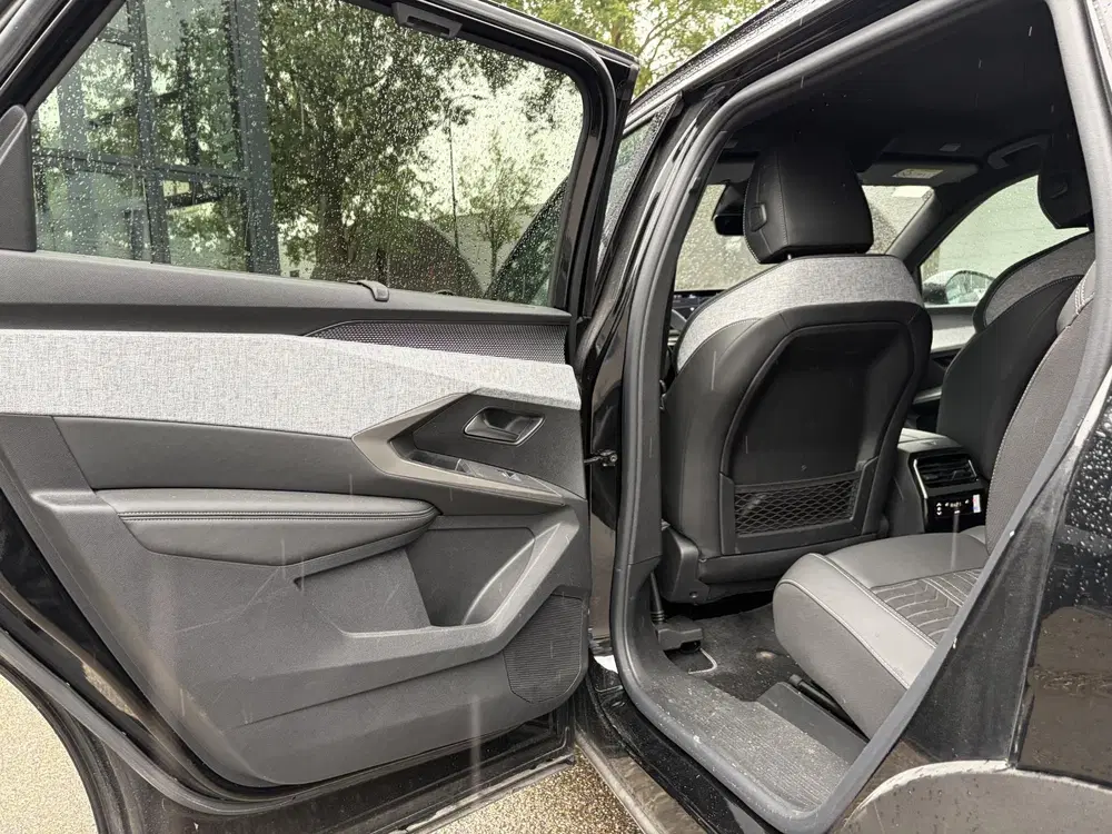 Peugeot 5008 1.2 Hybrid 145 GT 7p ADAPTIVE CRUISE uit 2025, foto 9