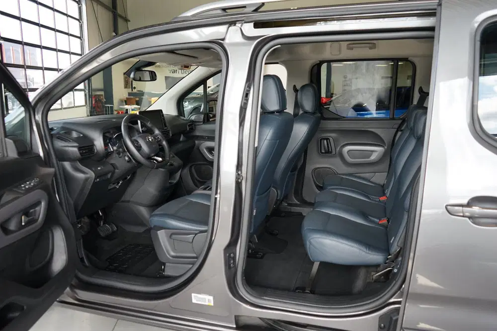 Toyota Proace City 1.2 Turbo Long 7p DEALER-ONDERHOUDE uit 2021, foto 6