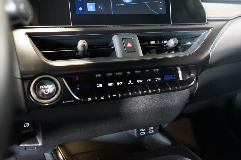 Lexus UX 250h F Sport LEDER uit 2023, foto 10