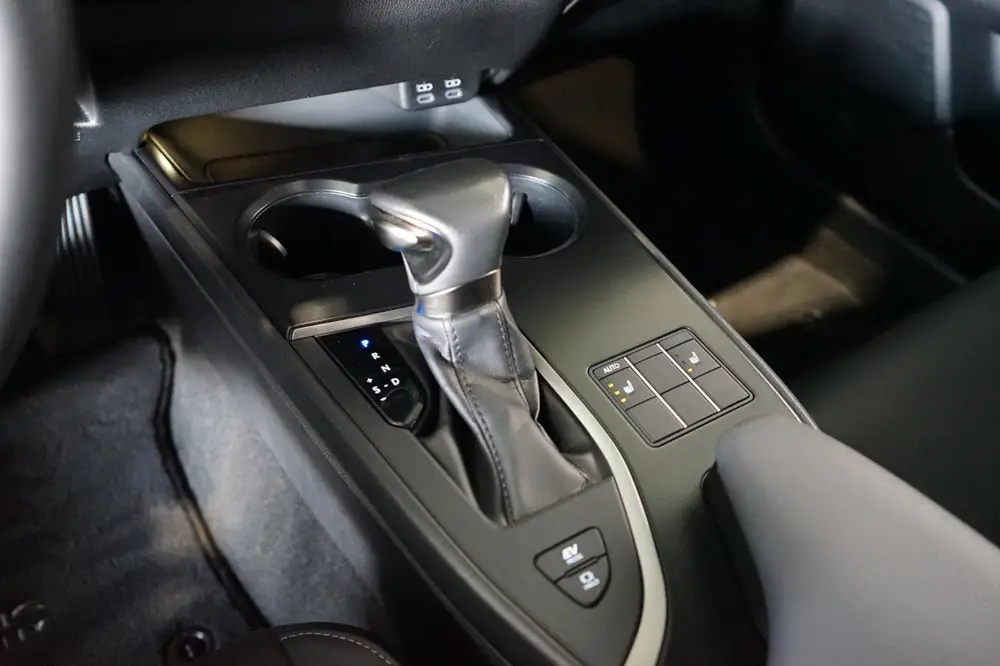 Lexus UX 250h F Sport LEDER uit 2023, foto 11