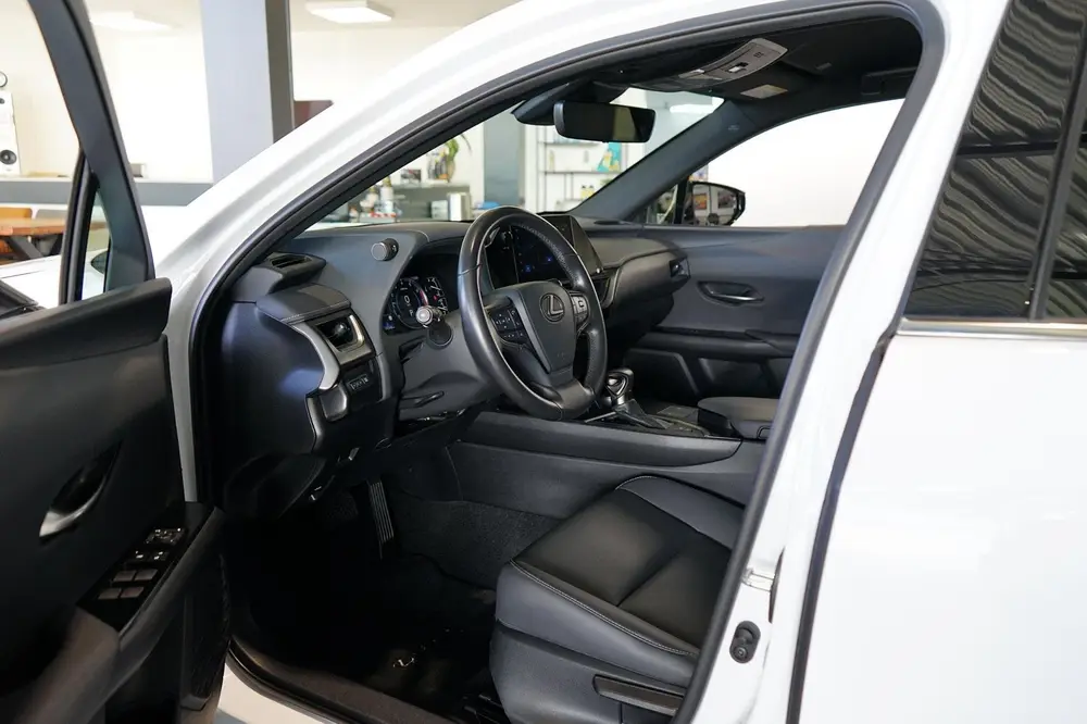 Lexus UX 250h F Sport LEDER uit 2023, foto 4