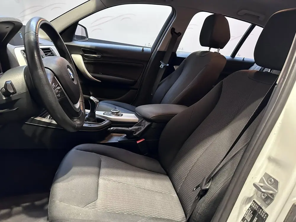 BMW 1-serie 118i uit 2019, foto 10