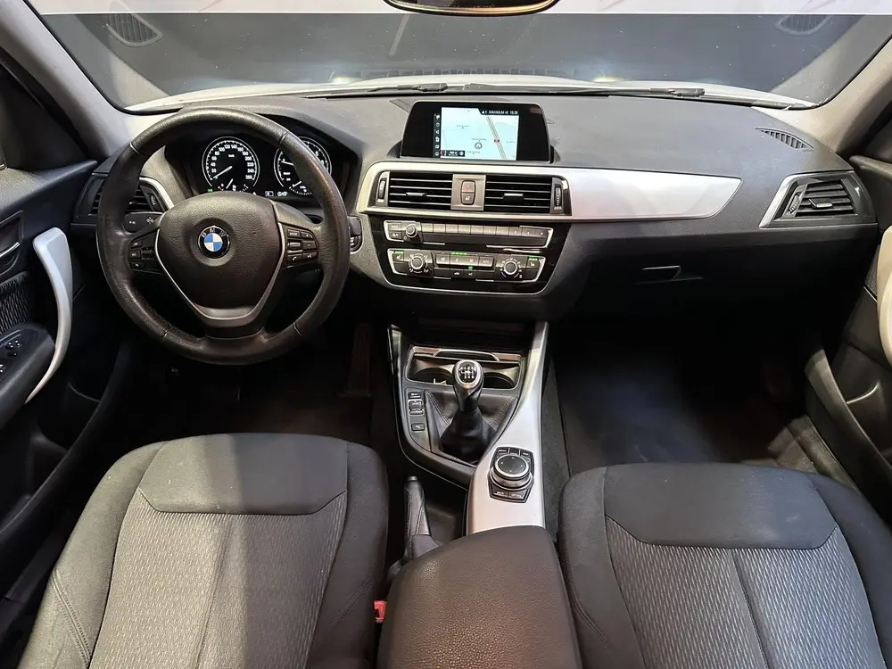 BMW 1-serie 118i uit 2019, foto 18