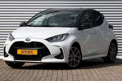 Toyota Yaris 1.5 Hybrid Executive Leer uit 2022
