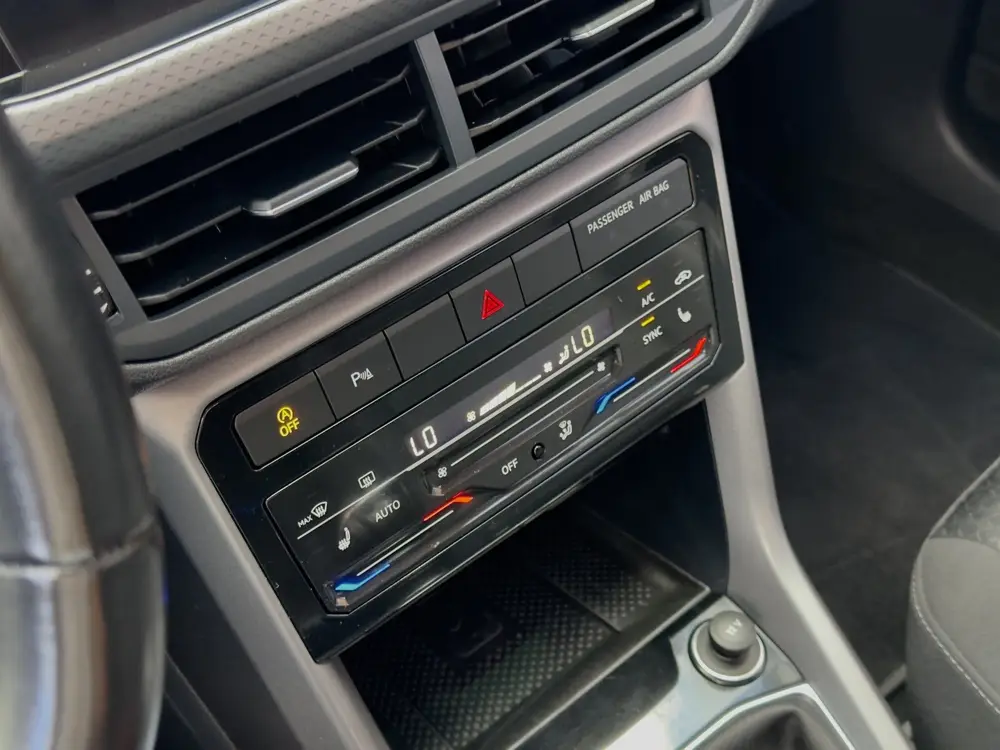 Volkswagen T-Cross 1.0 TSI AUT7 LIFE NAVI CAMERA DIGI-DASH A uit 2022, foto 14