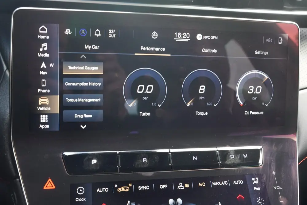 Maserati Grecale 3.0 V6 Trofeo - PANODAK - TREKHAAK - HEAD U uit 2023, foto 13