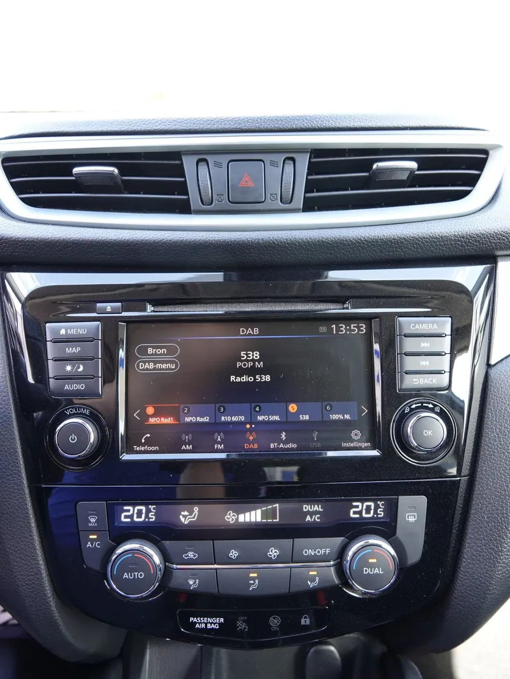 Nissan Qashqai 1.3 DIG-T AUT. N-Connecta PANO | LMV | CRUISE uit 2019, foto 17