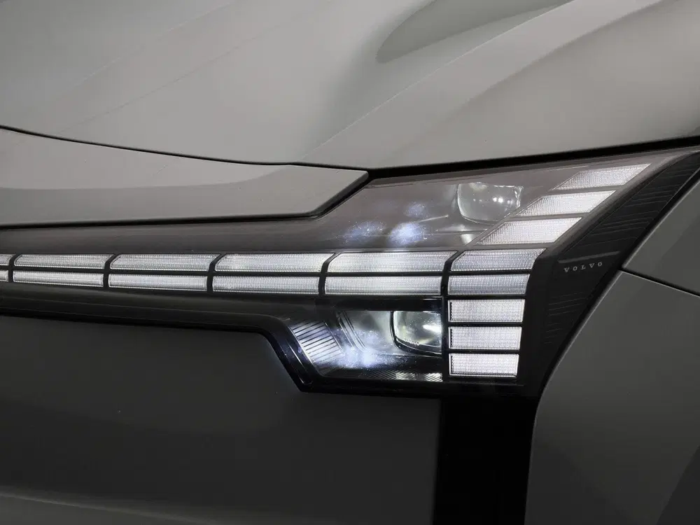 Volvo EX30 Plus 2WD Pure uit 2024, foto 17