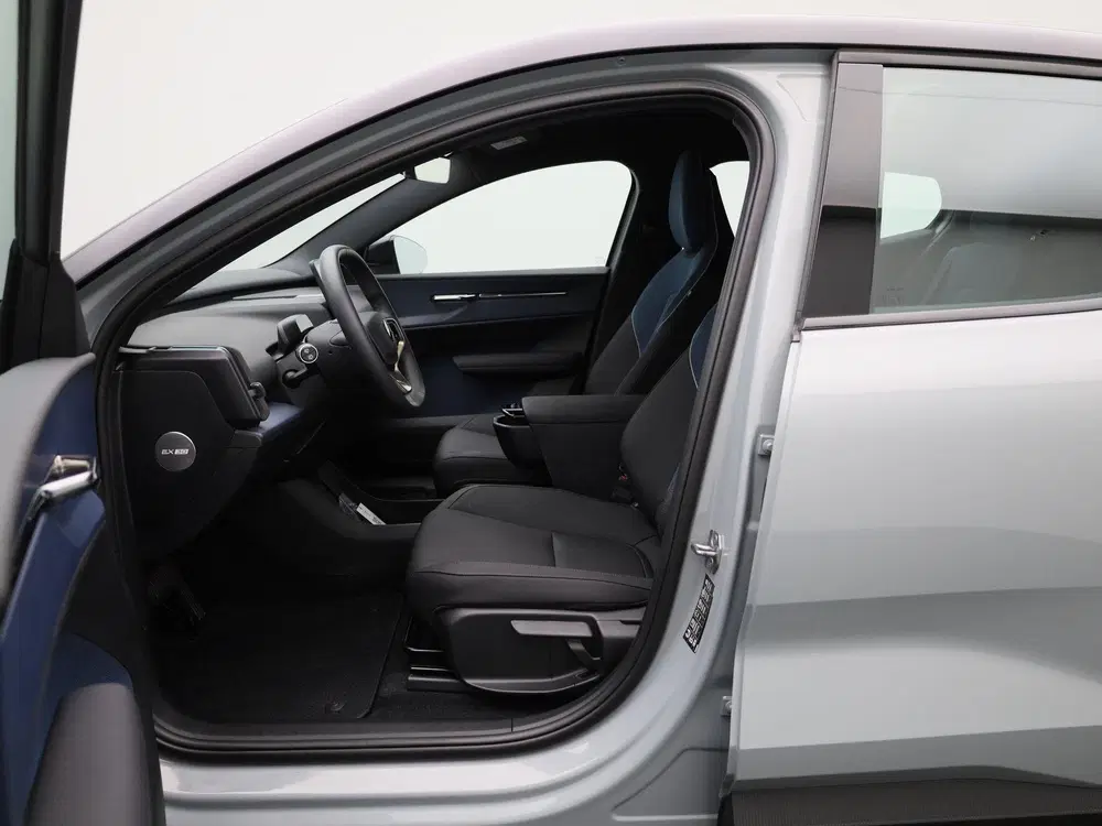 Volvo EX30 Plus 2WD Pure uit 2024, foto 9