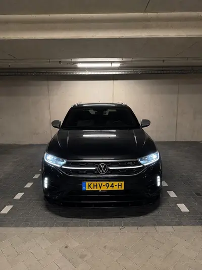 Volkswagen T-Roc R 2.0 AKRA 4Motion 7-DSG 2022 Zwart PANO uit 2022