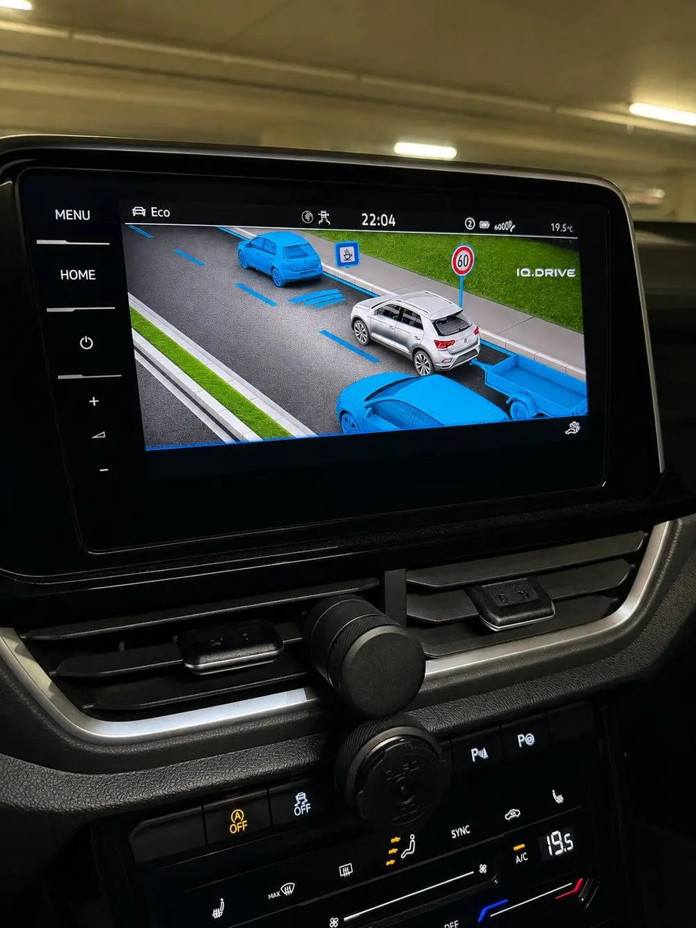 Volkswagen T-Roc R 2.0 AKRA 4Motion 7-DSG 2022 Zwart PANO uit 2022, foto 11