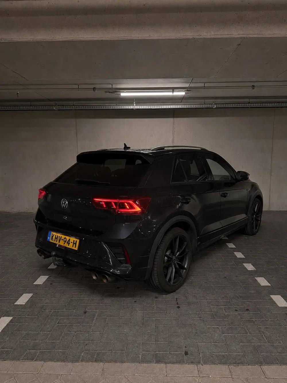Volkswagen T-Roc R 2.0 AKRA 4Motion 7-DSG 2022 Zwart PANO uit 2022, foto 5