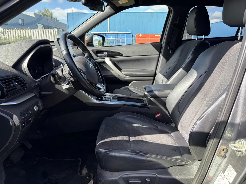 Mitsubishi Eclipse Cross 2.4 PHEV Intense+ NAVI uit 2022, foto 13
