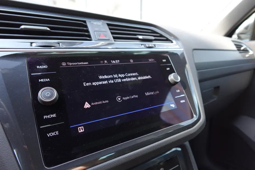 Volkswagen Tiguan 1.5 TSI R-Line PANO KEYLESS CAM uit 2021, foto 13