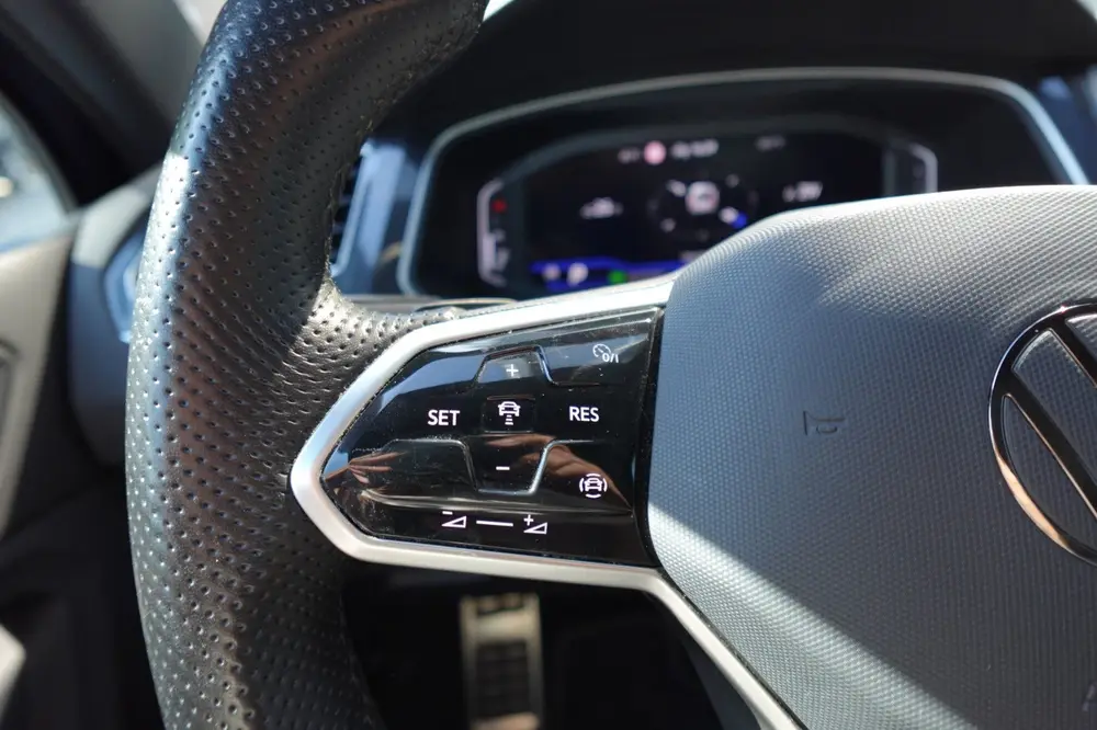 Volkswagen Tiguan 1.5 TSI R-Line PANO KEYLESS CAM uit 2021, foto 19