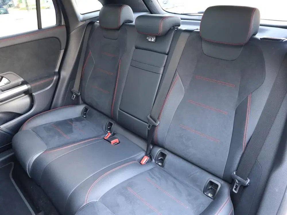 Mercedes-Benz EQA 250 Business Solution AMG 67 kWh uit 2022, foto 12