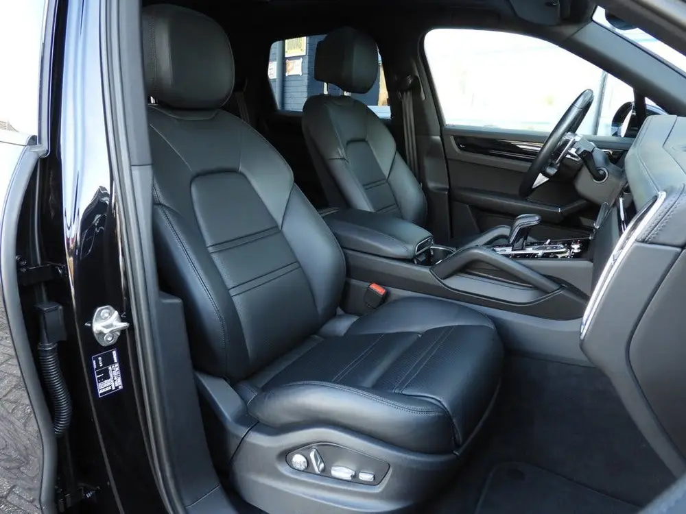 Porsche Cayenne 3.0 E-Hybrid uit 2020, foto 9