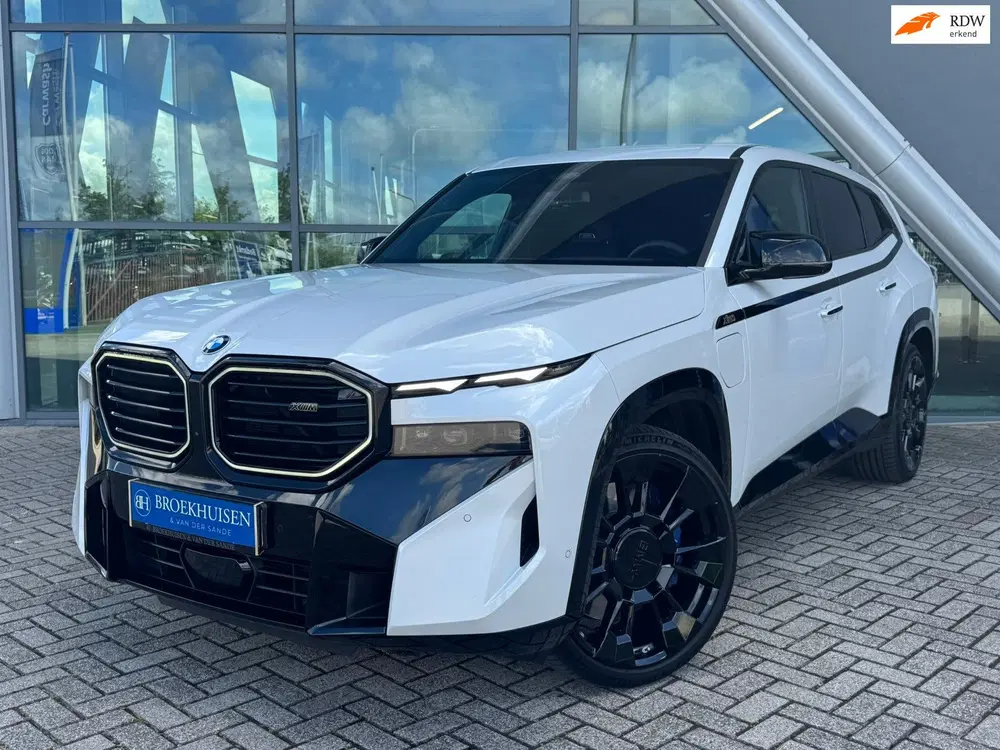 BMW XM PHEV 30 kWh M-Sport V8 653pk Driving Assis uit 2024
