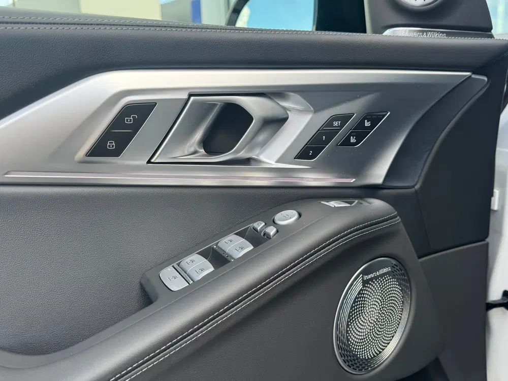 BMW XM PHEV 30 kWh M-Sport V8 653pk Driving Assis uit 2024, foto 10
