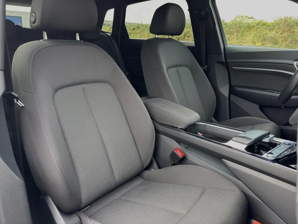 Audi e-tron 55 Quattro Black Edition SOH 95 uit 2022, foto 17