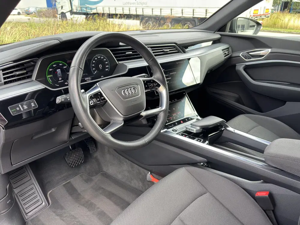 Audi e-tron 55 Quattro Black Edition SOH 95 uit 2022, foto 18
