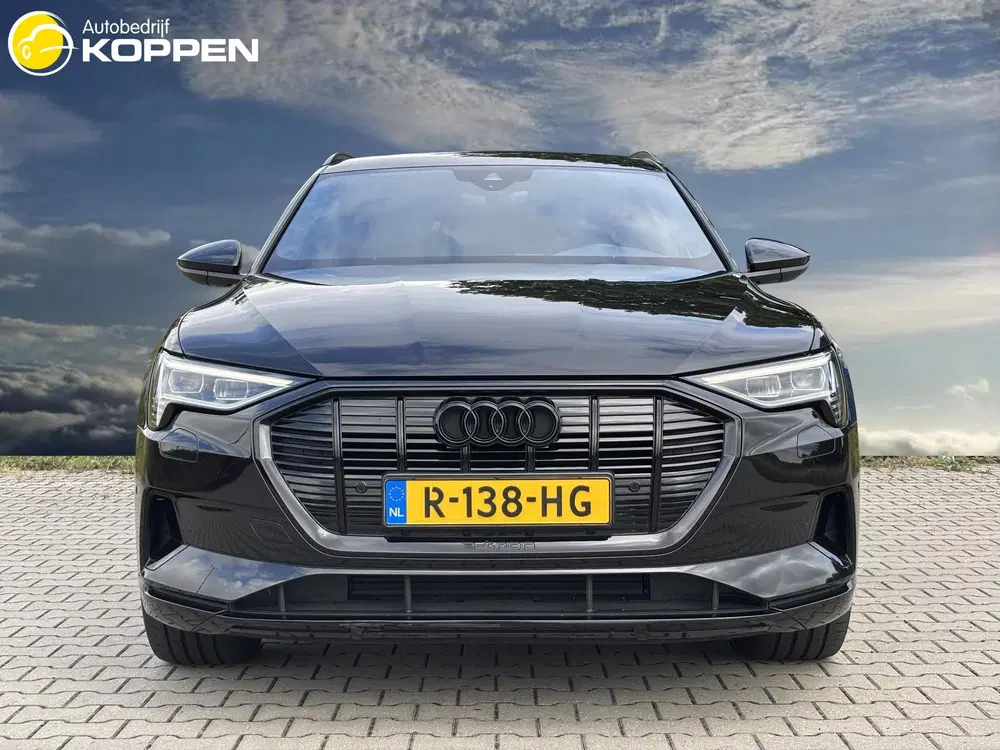 Audi e-tron 55 Quattro Black Edition SOH 95 uit 2022, foto 2