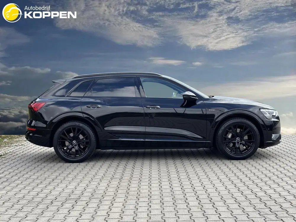 Audi e-tron 55 Quattro Black Edition SOH 95 uit 2022, foto 4