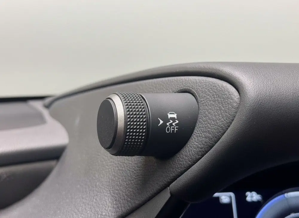 Lexus ES 300h President Line uit 2024, foto 14
