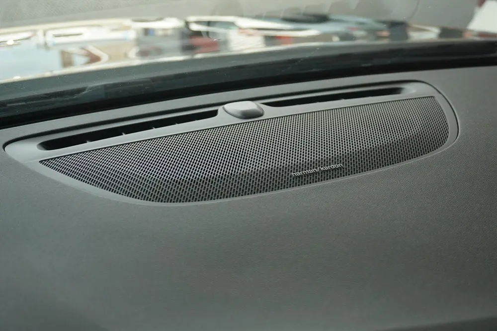 Volvo S60 2.0 T5 R Design / Camera / Trkehaak / Memory / H&K uit 2019, foto 14