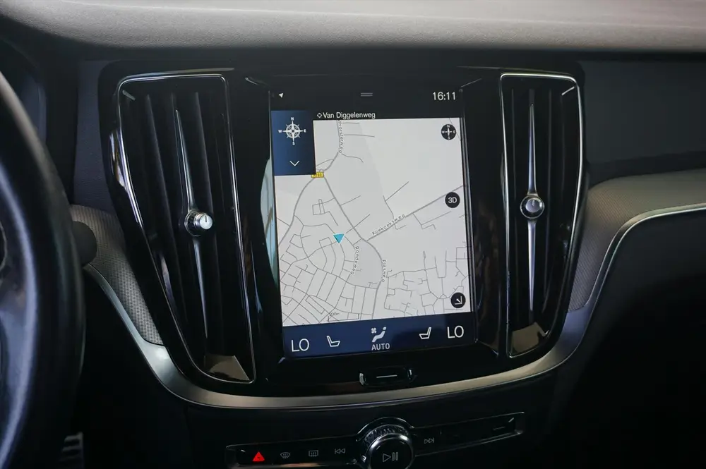 Volvo S60 2.0 T5 R Design / Camera / Trkehaak / Memory / H&K uit 2019, foto 16