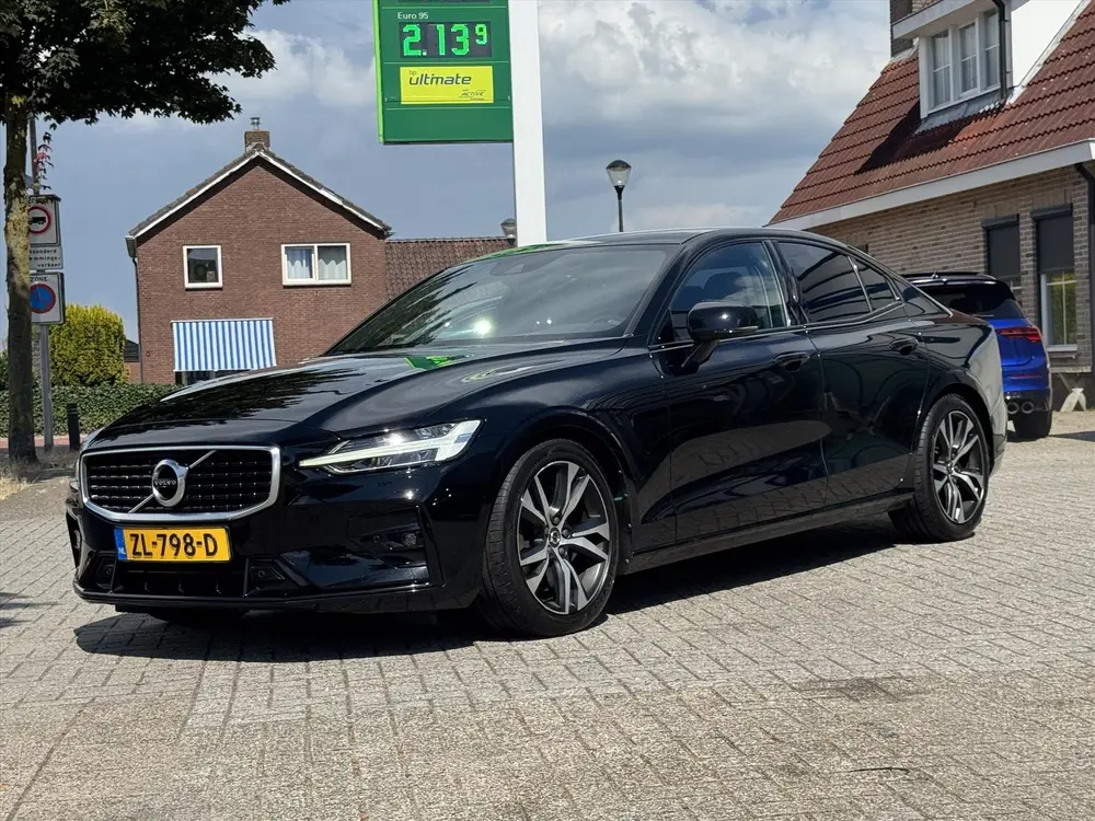 Volvo S60 2.0 T5 R Design / Camera / Trkehaak / Memory / H&K uit 2019, foto 3