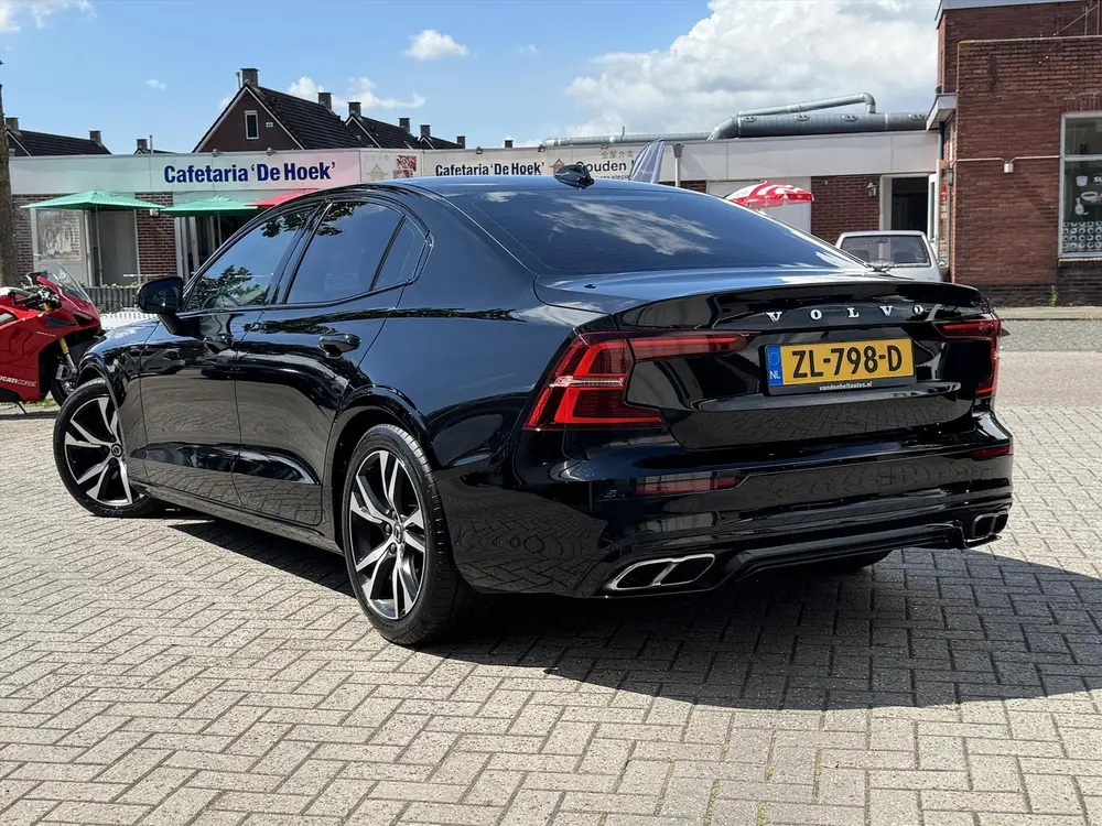 Volvo S60 2.0 T5 R Design / Camera / Trkehaak / Memory / H&K uit 2019, foto 4