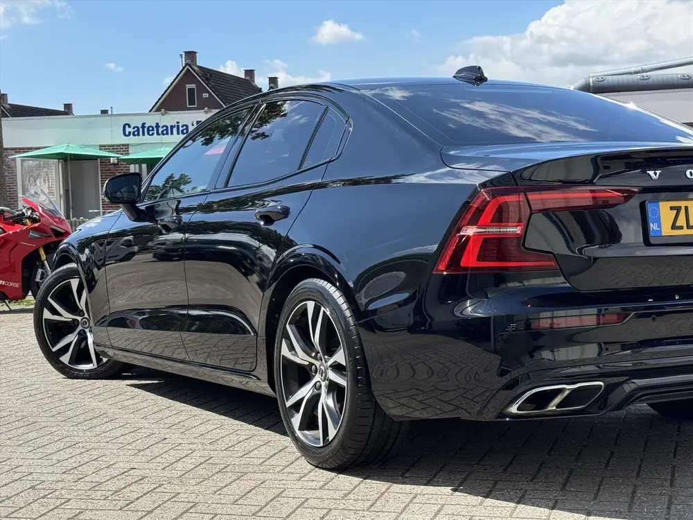 Volvo S60 2.0 T5 R Design / Camera / Trkehaak / Memory / H&K uit 2019, foto 6