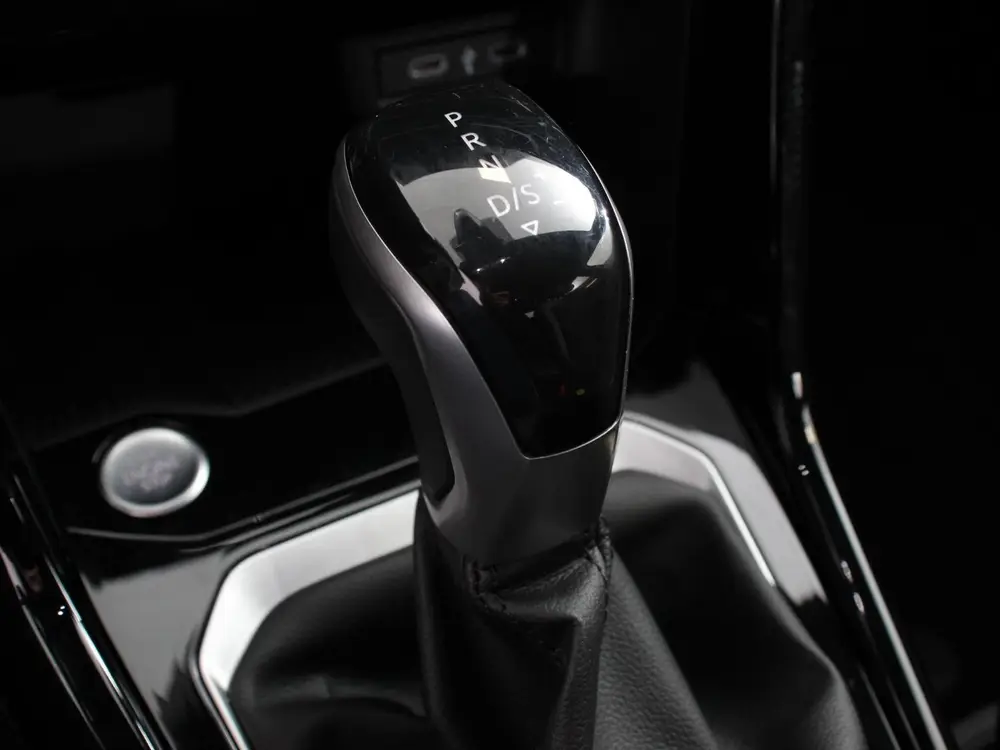 Volkswagen T-Roc 1.5 TSI DSG R-Line Climate control Adaptiev uit 2025, foto 16
