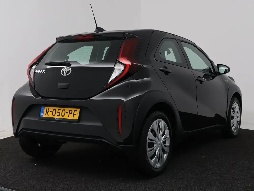 Toyota Aygo X 1.0 VVT-i MT Play uit 2023, foto 2