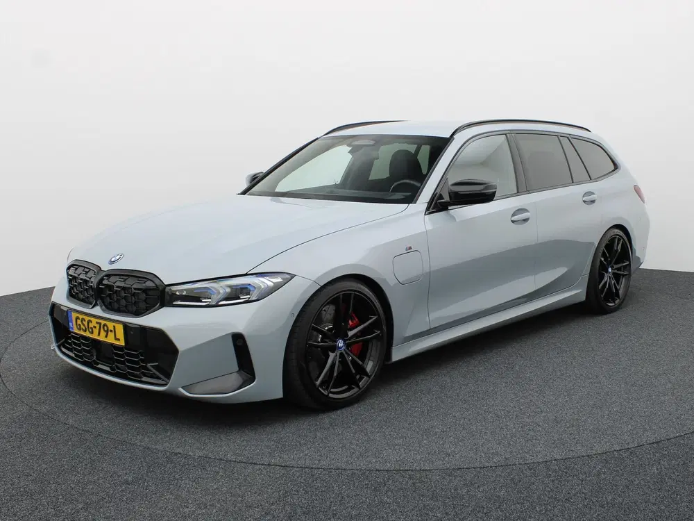 BMW 3-serie 3 Serie Touring 330e xDrive uit 2023, foto 3