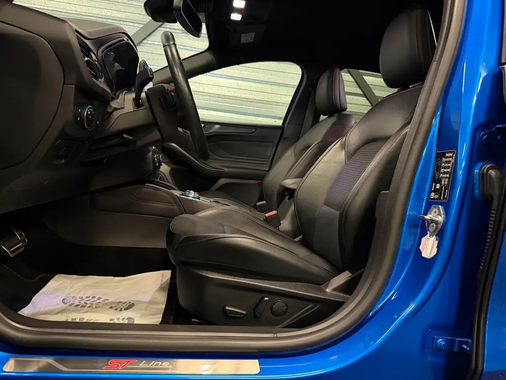 Ford Focus Wagon 1.5 EcoBoost ST Line AUT/NAVI/LED/B&O/HALF uit 2019, foto 11