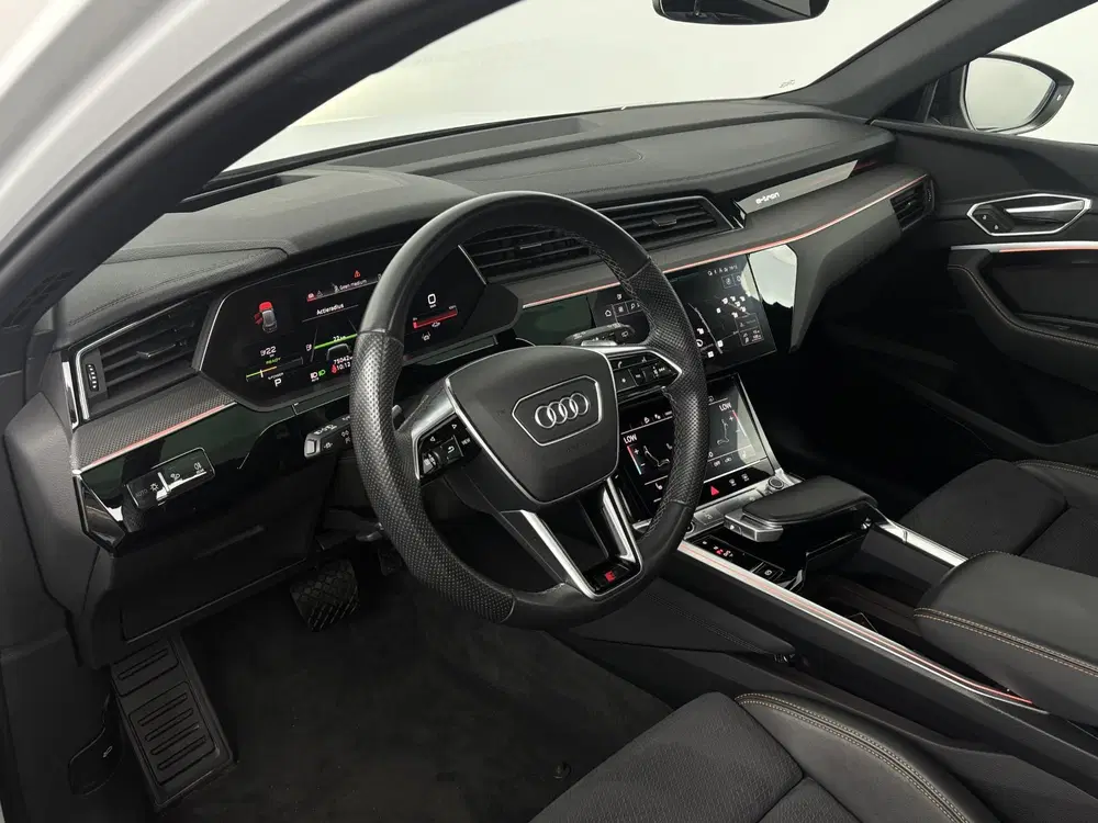 Audi e-tron 55 quattro S edition 95 kWh uit 2023, foto 7